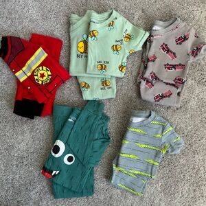 Lot of 3T Old Navy pajamas - 5 sets